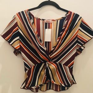 Middle knot hem top